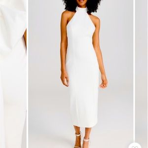 Worn once for bridal shower for 3 hours. Removal bow with buttons, very comfy